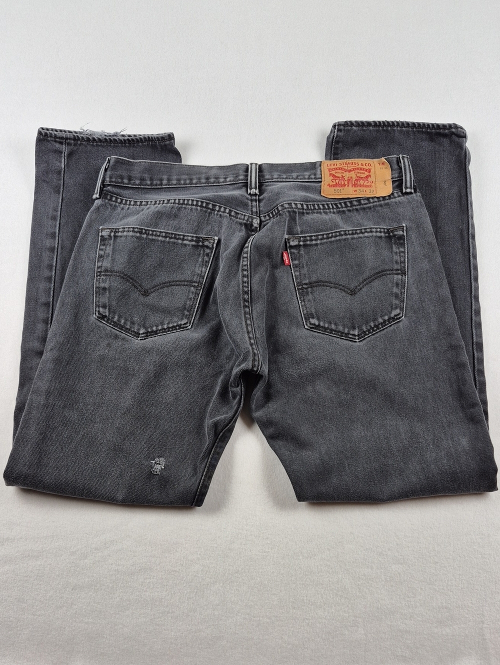 Levis 501 Button Fly Jeans Mens 34x32 Washed Black Charcoal Denim 00501-0660